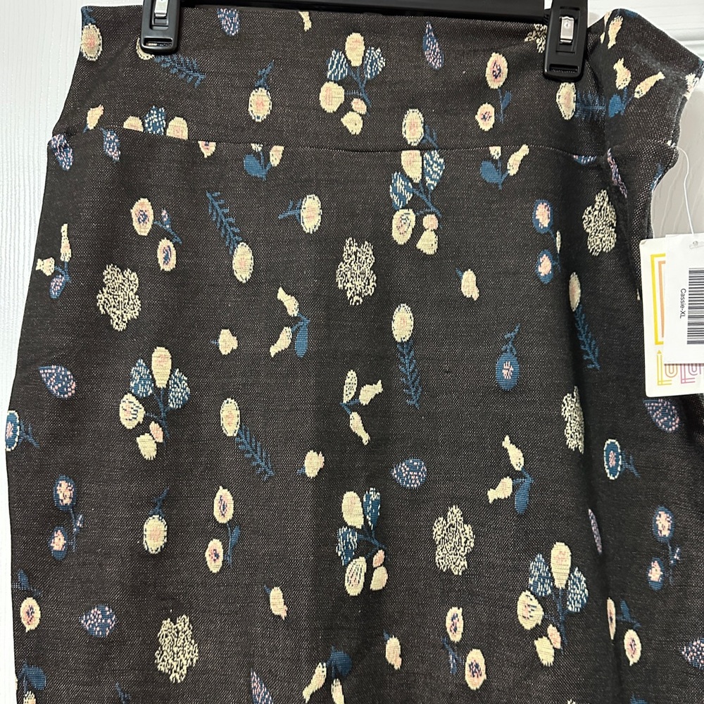 NWT LuLaRoe Cassie pencil skirt